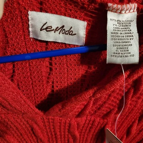 NWT RED CABLE KNIT SWEATER OVERSIZED PONCHO HOODIE SZ OS - Picture 3 of 6